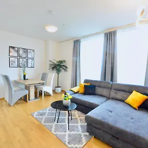 Skyscraper-feeling With Parking Nearby Apartment