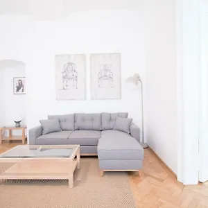 Heymi Stadtpark Apartment