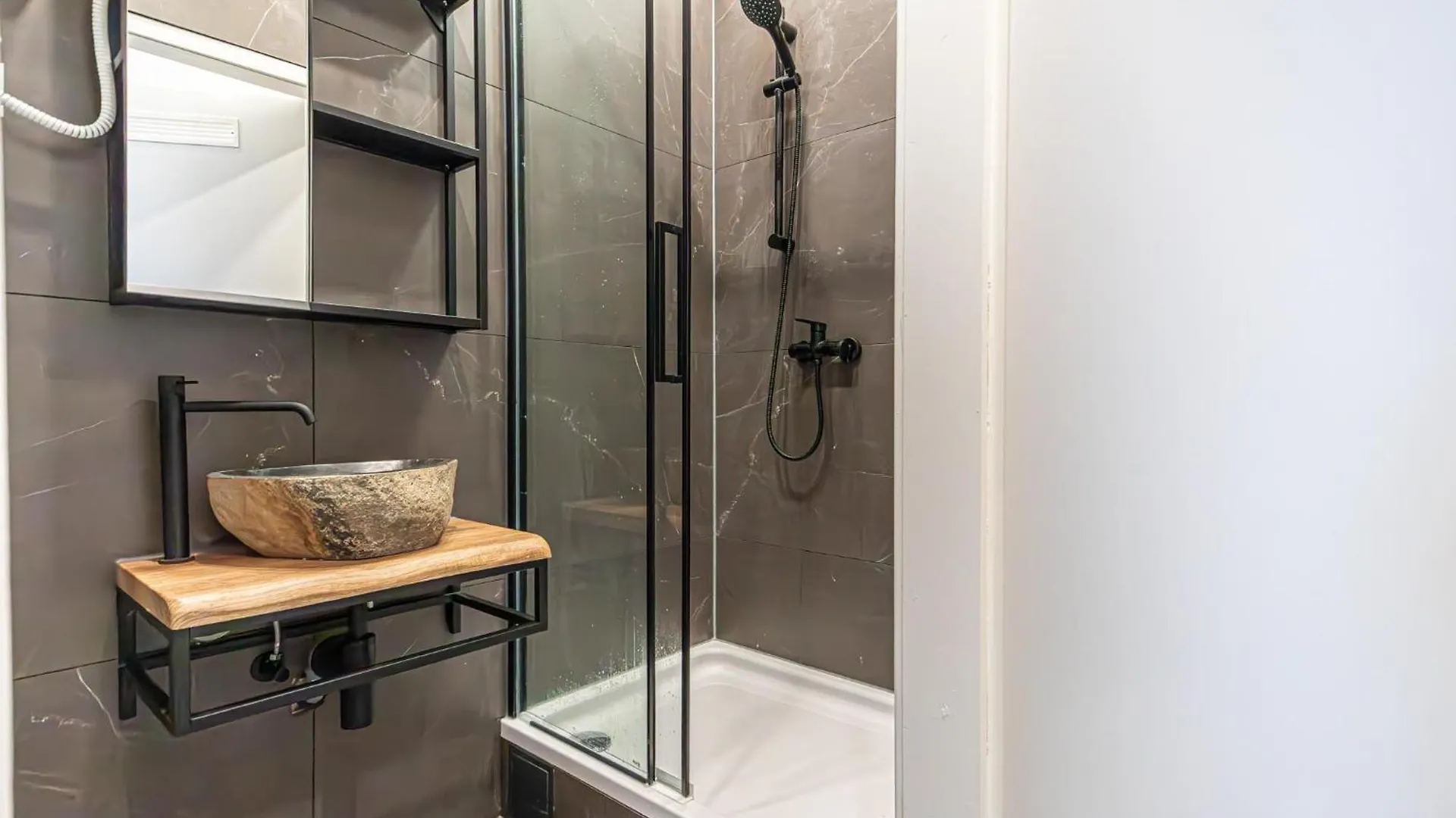 Charming 2Br Aprtment Near All Tourist Attractions Vienna Apartment