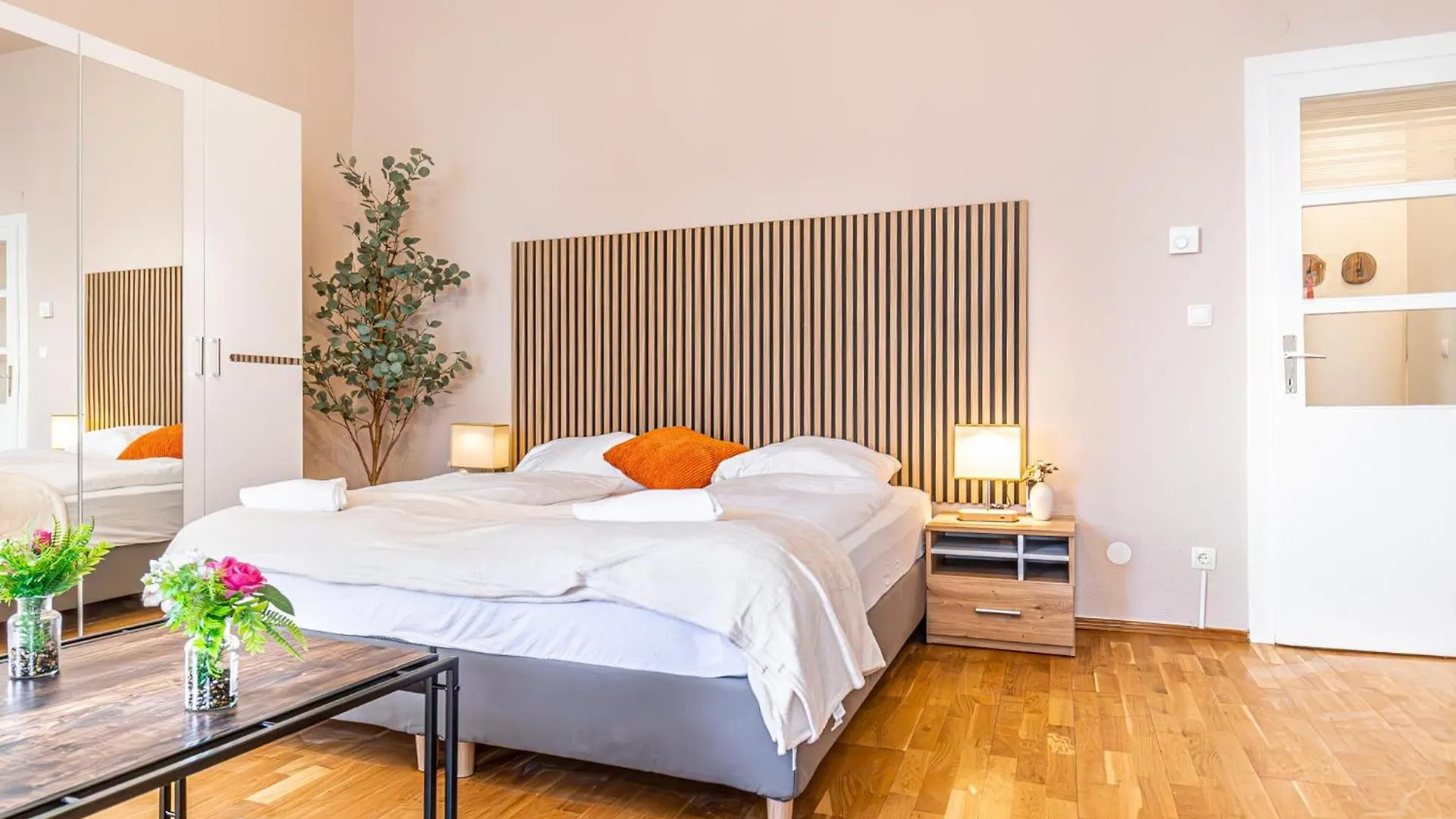 Charming 2Br Aprtment Near All Tourist Attractions Vienna Apartment